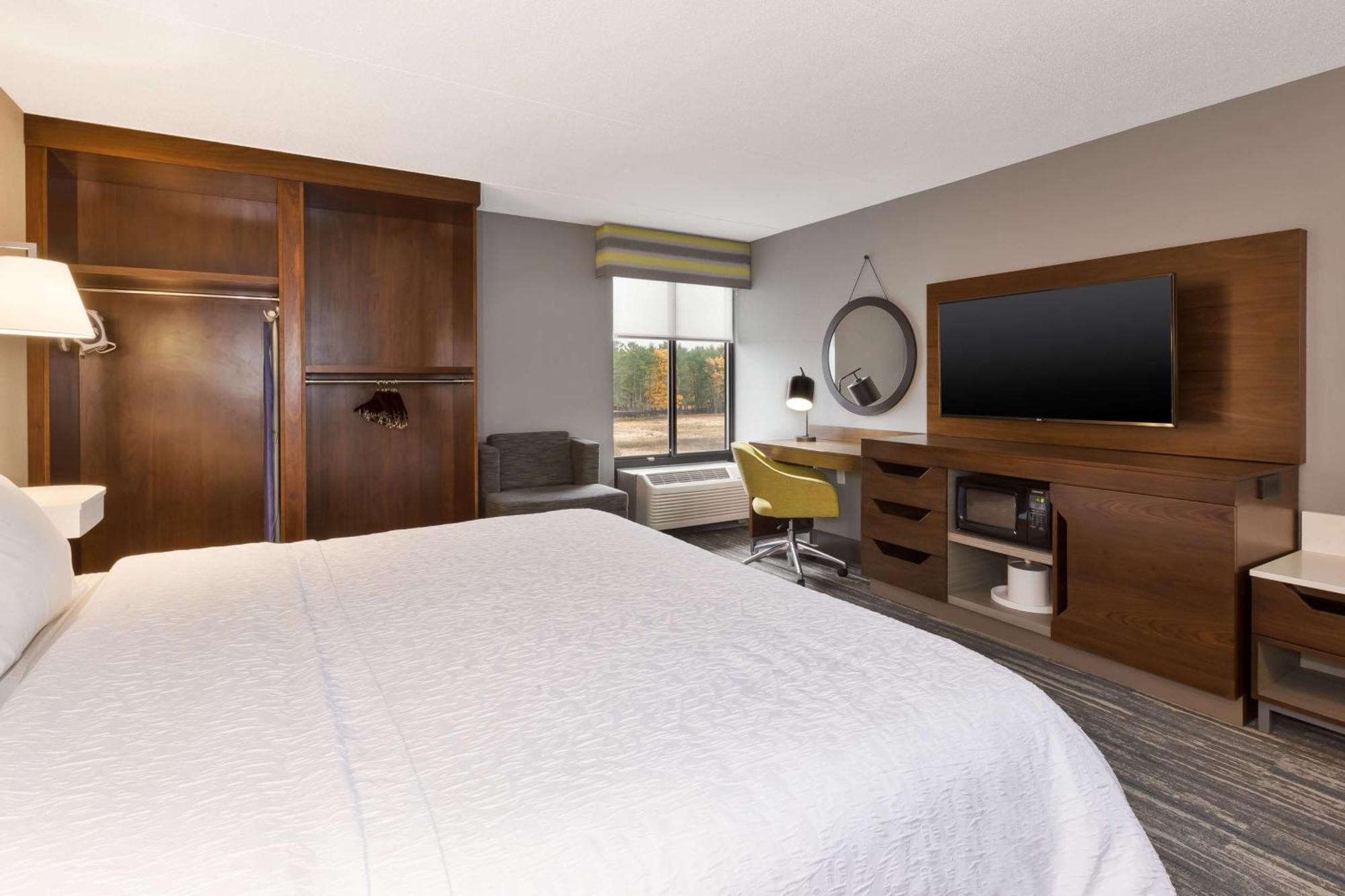 Hampton Inn Traverse Stadt Exterior foto